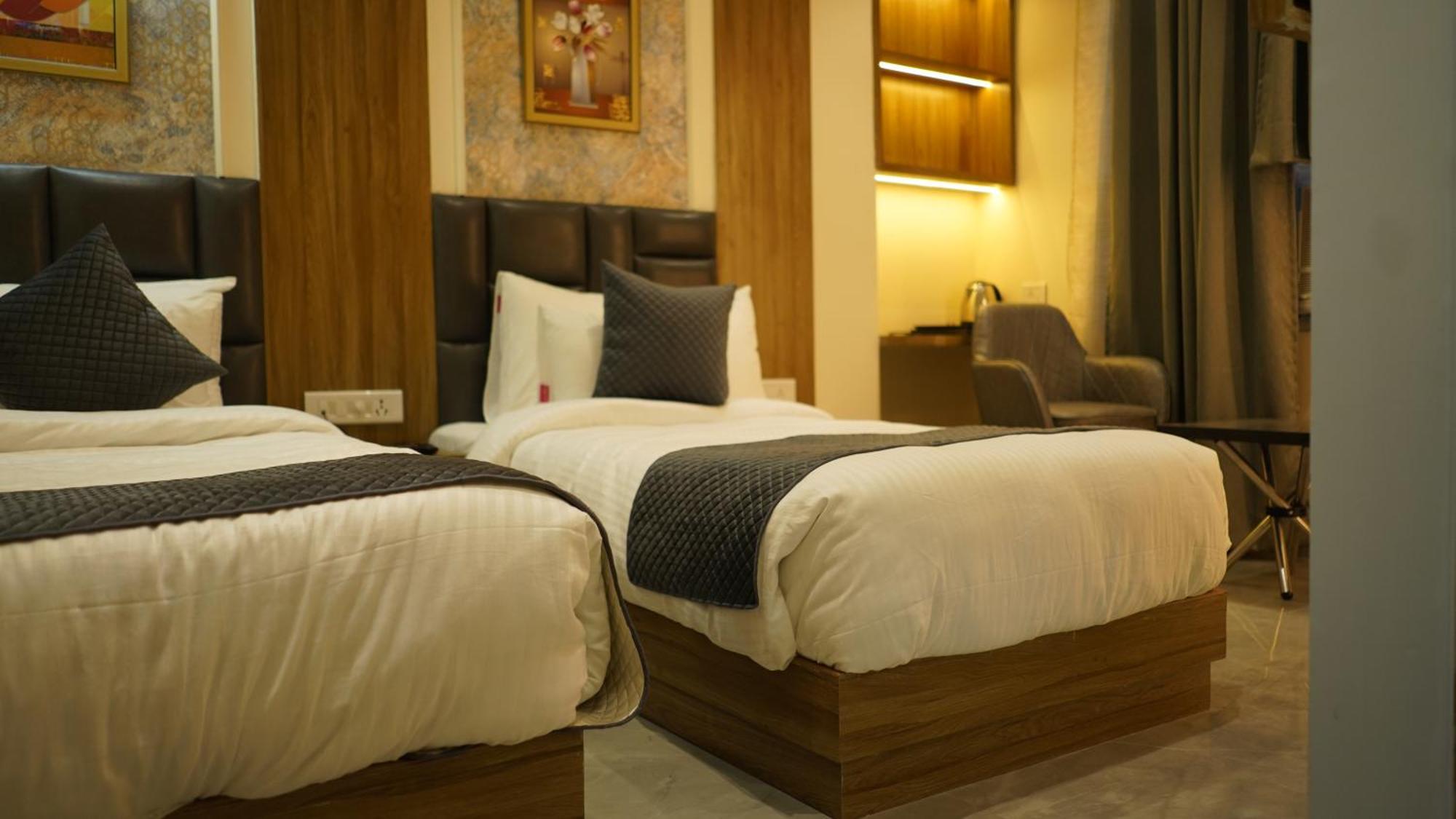 Hotel Silver Pearl Aligarh Luaran gambar